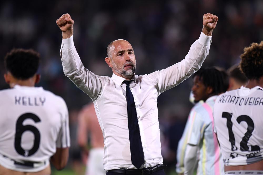 队记：杨瀚森随着比赛的进行越打越舒服，他需要真正上场打球